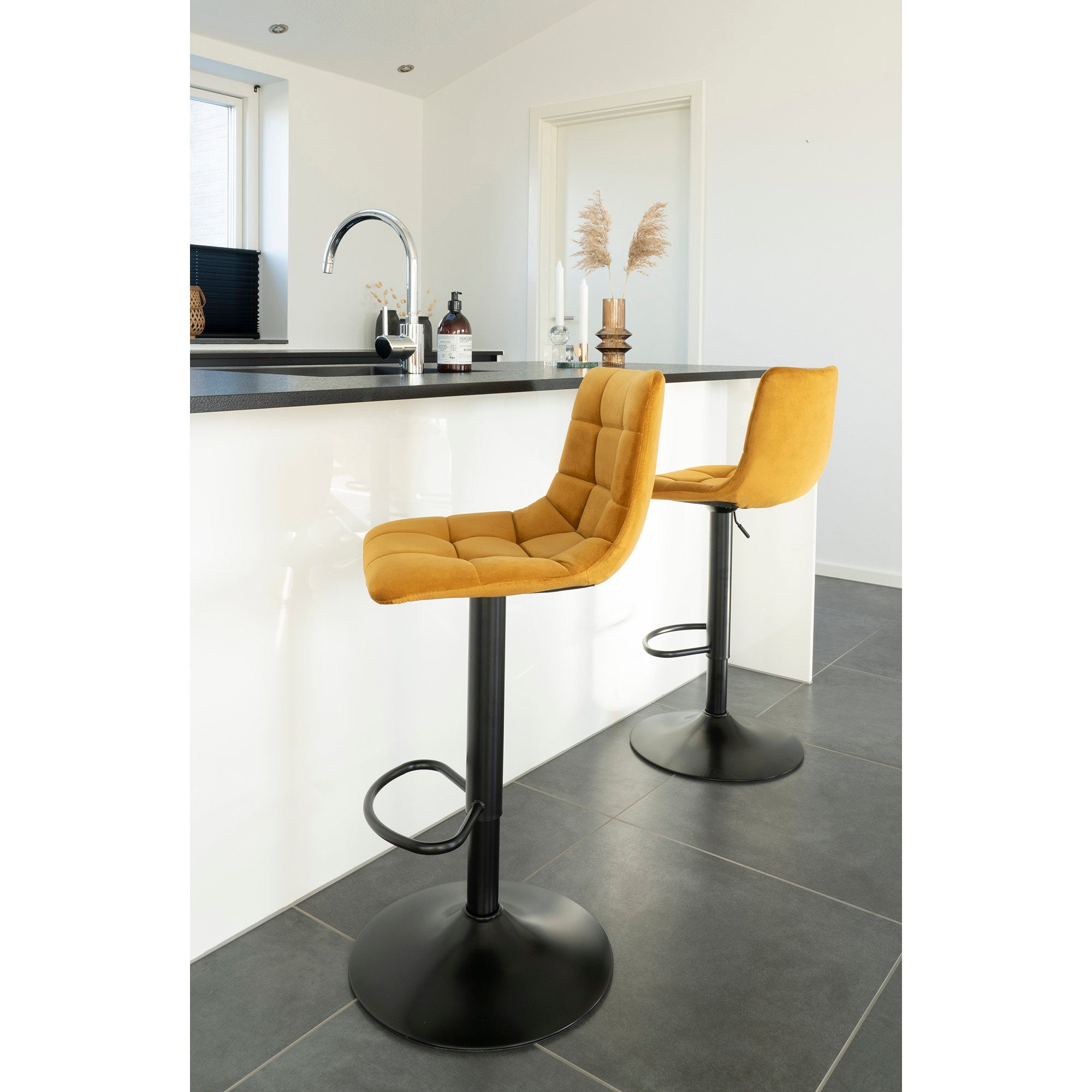 Middelfar Barstoel in velvet, set van 2