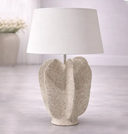 Elara Lampvoet