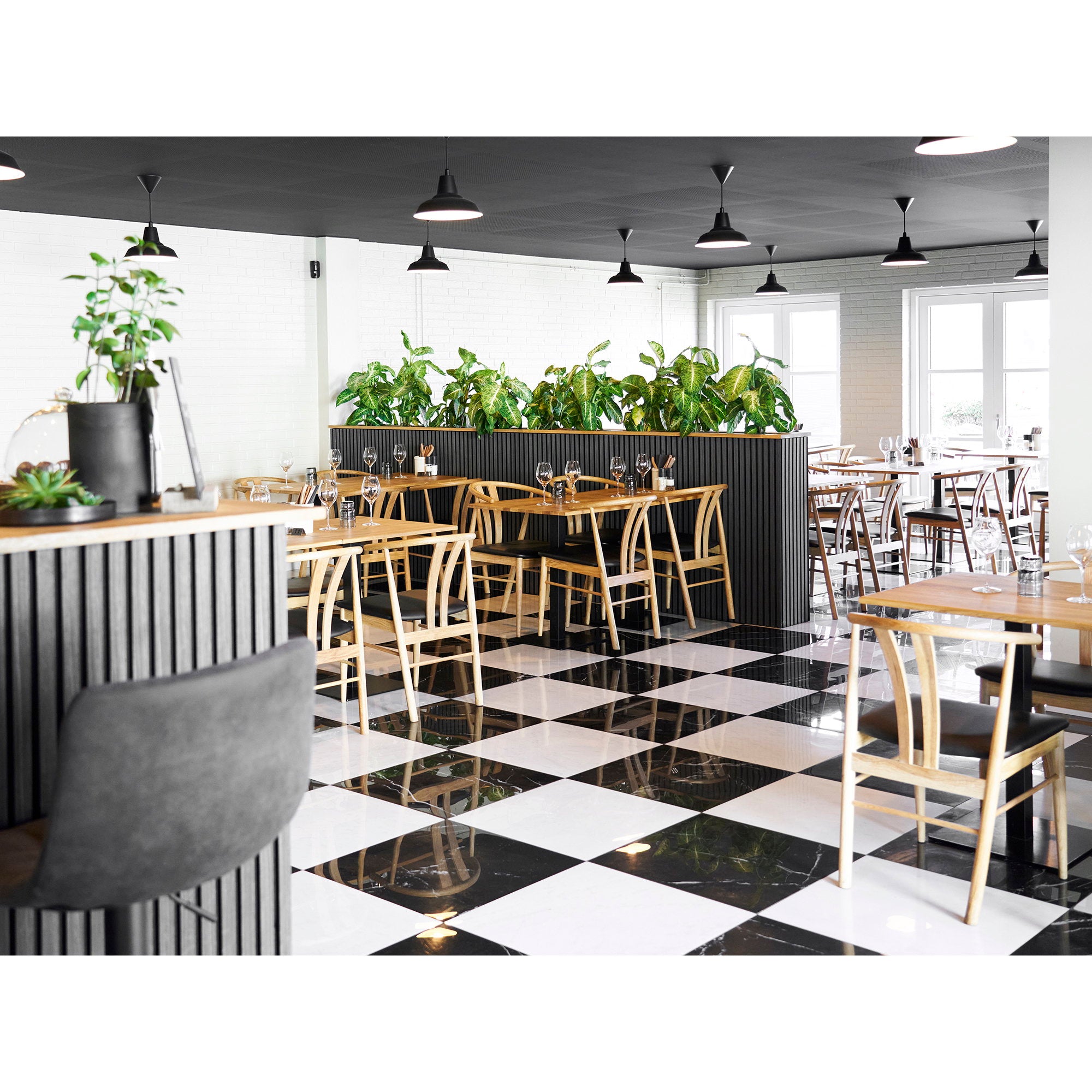 Lignano bistro tafel - Hout met zwart metalen voet 70x70x75 cm