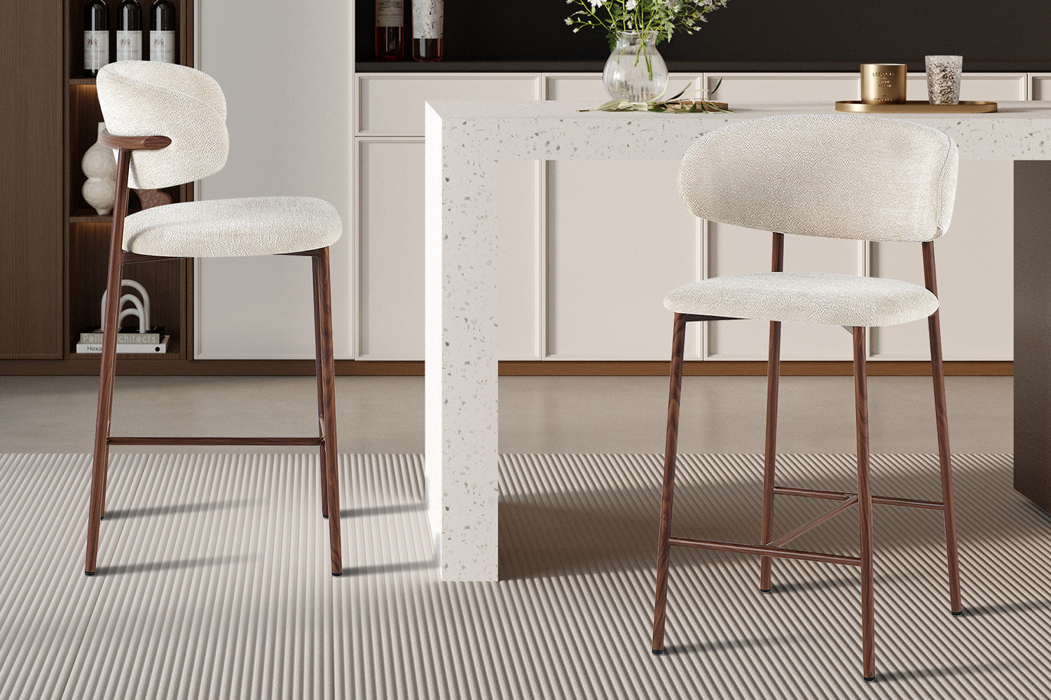 Counterstoel 'Coco' Walnoot - Stof Raven 24 Beige