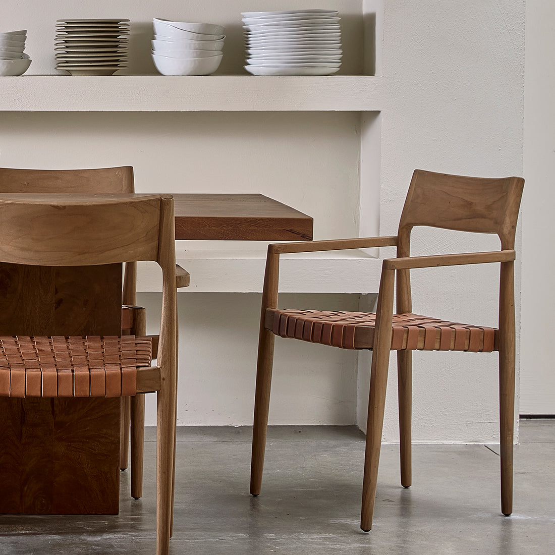 Freya teak eetkamerstoel met armleuning - Naturel (set van 2)